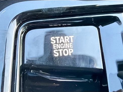 New 2026 BMW 550e xDrive w/ Executive Package image 37