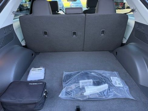 Used 2025 Hyundai Ioniq 5 SE image 12