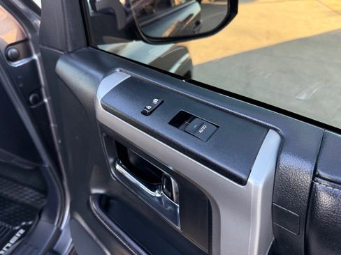 Used 2016 Toyota 4Runner SR5 image 27