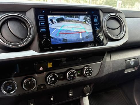 Used 2016 Toyota Tacoma TRD Off-Road w/ Towing Package image 11