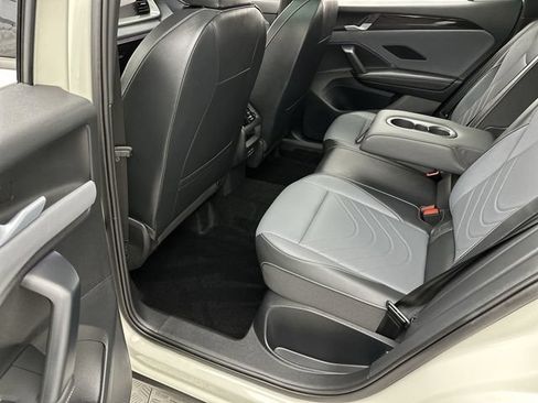 Certified 2026 Volkswagen Tiguan SE R-Line AWD/4WD image 22
