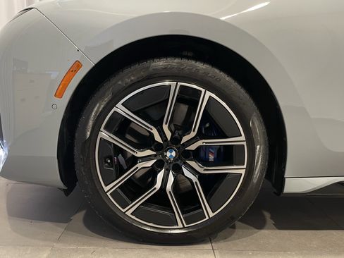 Used 2023 BMW 760i xDrive w/ Parking Assistance Package AWD/4WD image 7