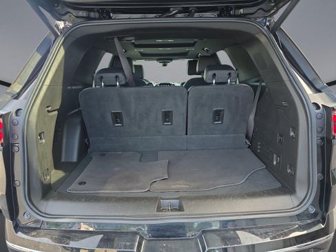 Used 2023 Chevrolet Traverse High Country AWD/4WD image 33