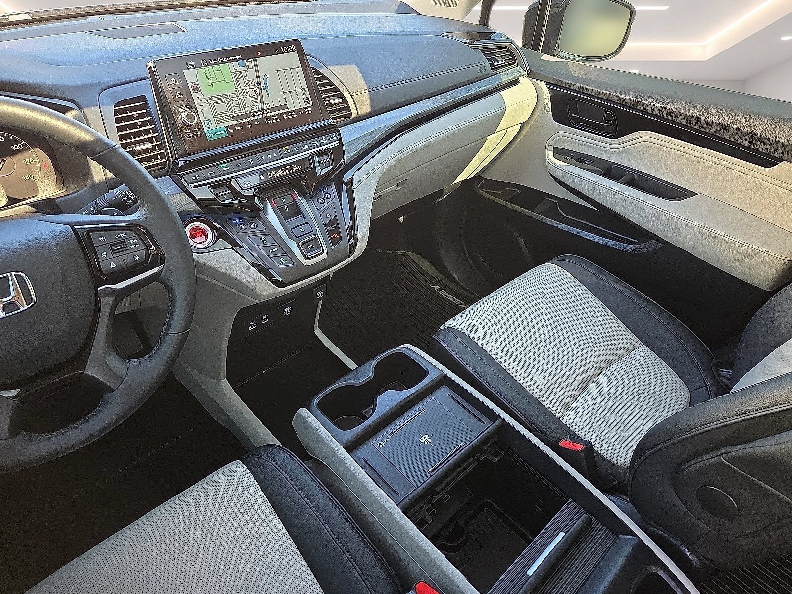 Used 2025 Honda Odyssey Elite image 19