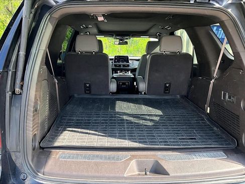 Used 2022 Chevrolet Tahoe Z71 w/ Z71 Off-Road Package image 4