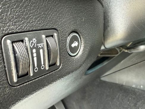 Used 2020 Dodge Charger SXT w/ Leather Interior Group RWD image 26