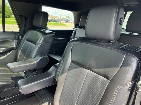 Used 2020 Ford Expedition XLT w/ Equipment Group 202A AWD/4WD image 25