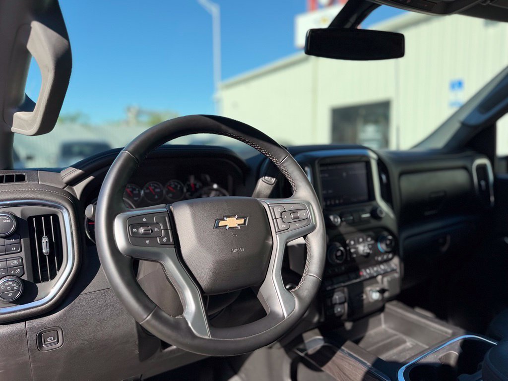 Used 2023 Chevrolet Silverado 2500 LTZ AWD/4WD image 17