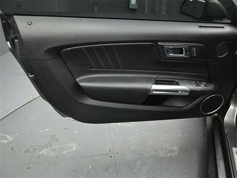 Used 2015 Ford Mustang GT Premium image 18