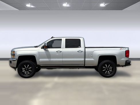 Used 2015 Chevrolet Silverado 2500 LTZ w/ Duramax Plus Package AWD/4WD image 2