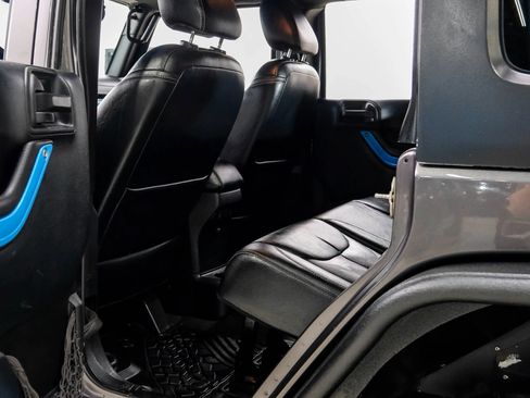 Used 2016 Jeep Wrangler Unlimited Rubicon AWD/4WD image 45