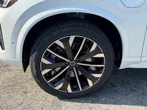 New 2026 Volvo XC90 T8 Plus w/ Protection Package AWD/4WD image 11