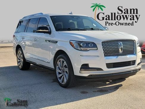 Certified 2023 Lincoln Navigator Reserve AWD/4WD image 1