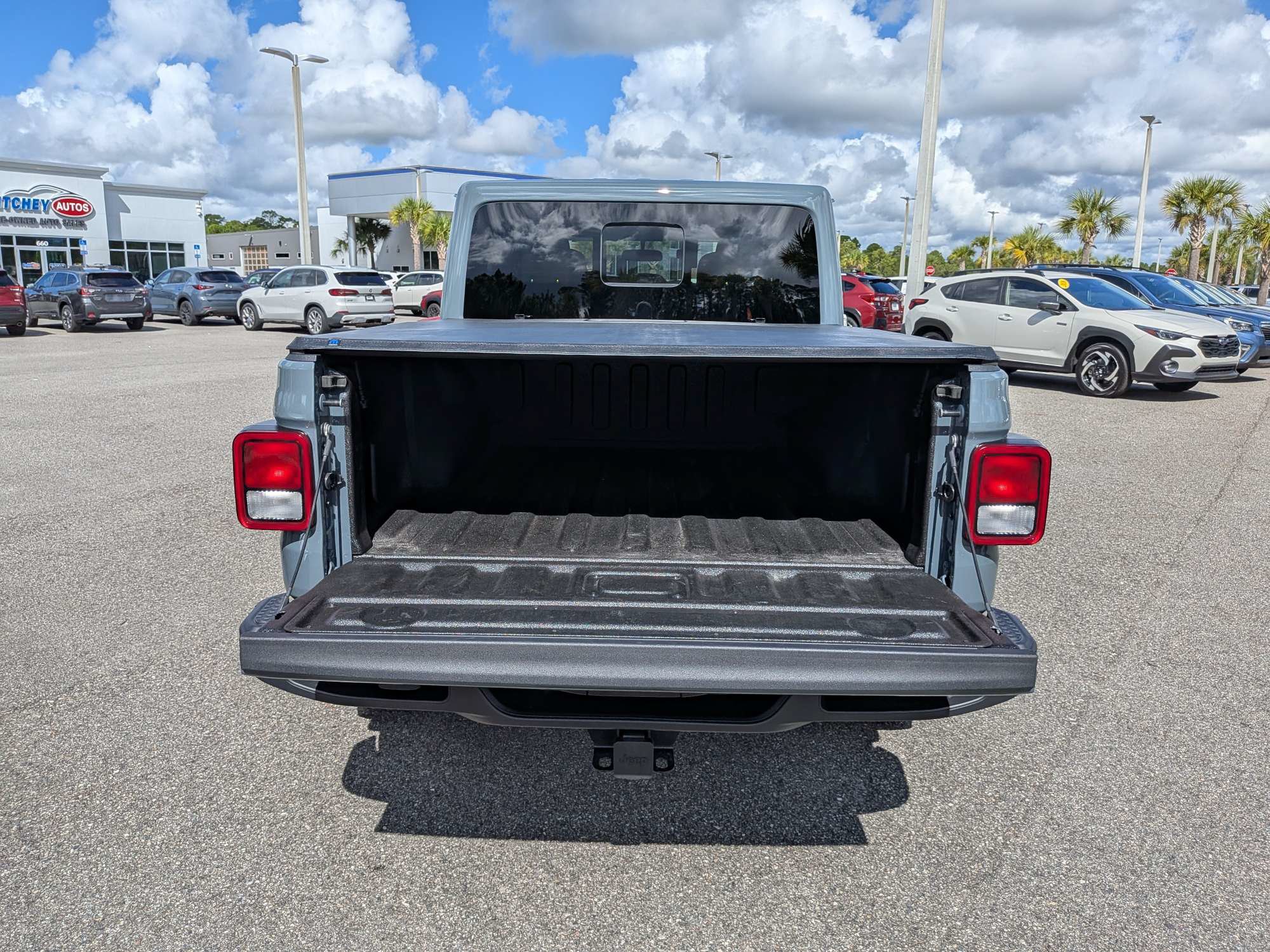 Used 2025 Jeep Gladiator Sport AWD/4WD image 13