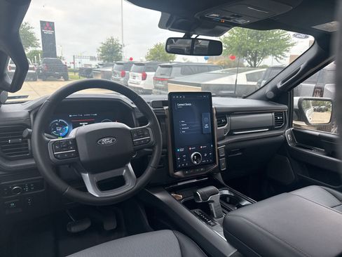 Used 2025 Ford F150 Lightning Lariat image 6