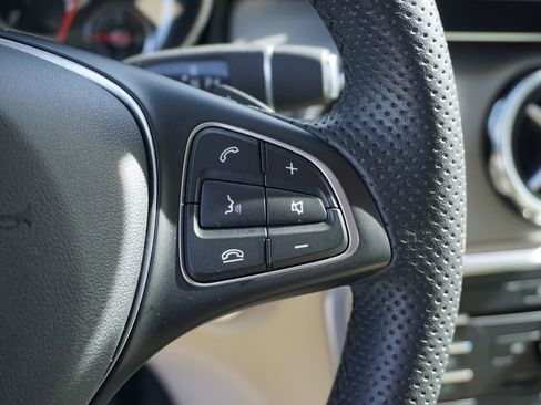 Used 2019 Mercedes-Benz GLA 250 4MATIC image 15