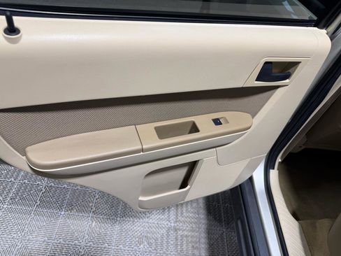 Used 2010 Ford Escape XLT image 22