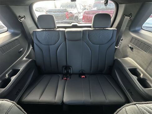 Used 2025 Hyundai Palisade Calligraphy image 24
