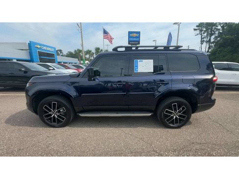 Used 2024 Lexus GX 550 w/ Accessory Package (31) AWD/4WD image 5