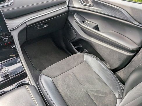 Certified 2023 Jeep Grand Cherokee Altitude image 18