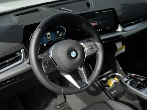 New 2026 BMW X1 xDrive28i w/ Technology Package AWD/4WD image 9