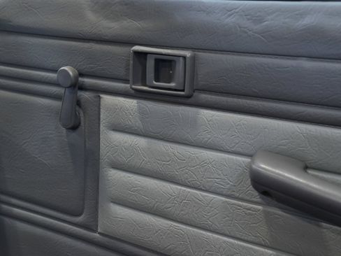 Used 1988 Toyota Pickup Deluxe image 23