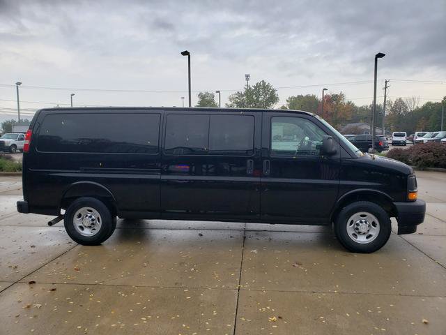 Used 2017 Chevrolet Express 3500 LS RWD image 4