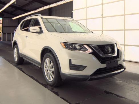 Used 2018 Nissan Rogue SV AWD/4WD image 3
