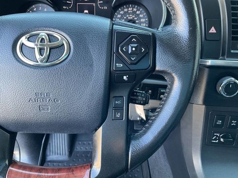 Used 2018 Toyota Sequoia Platinum image 19
