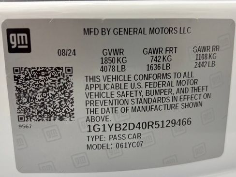 Used 2024 Chevrolet Corvette Stingray Preferred Cpe w/ Z51 Performance Package RWD image 18