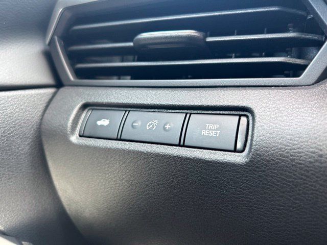 Used 2025 Nissan Altima 2.5 SV FWD image 16