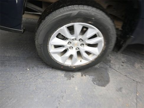 Used 2020 Chevrolet Silverado 1500 Custom w/ Custom Value Package image 9