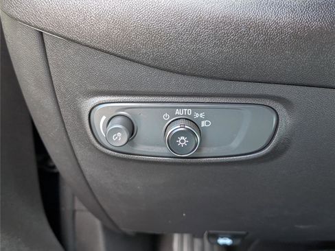 Used 2023 Chevrolet Equinox LT image 20