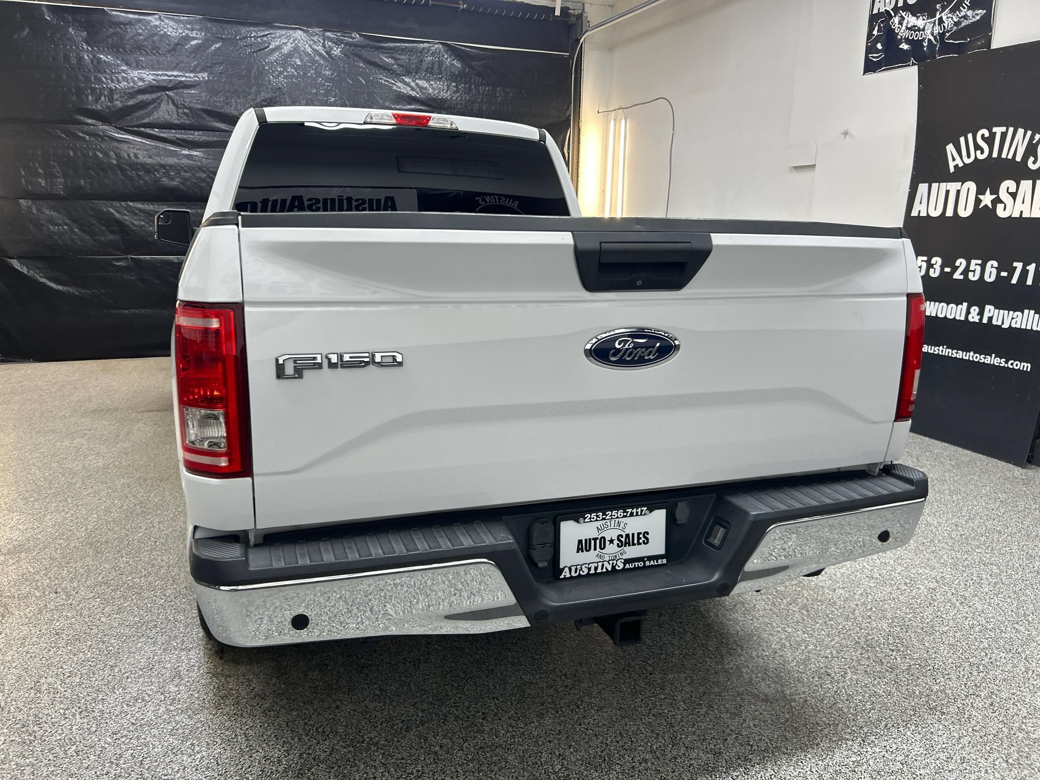 Used 2015 Ford F150 XLT w/ Equipment Group 301A Mid RWD image 5