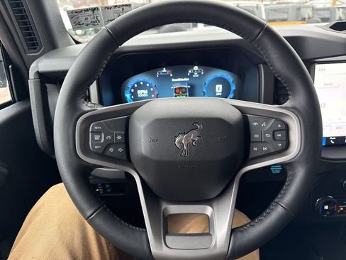 New 2025 Ford Bronco Badlands w/ Sasquatch Package AWD/4WD image 23