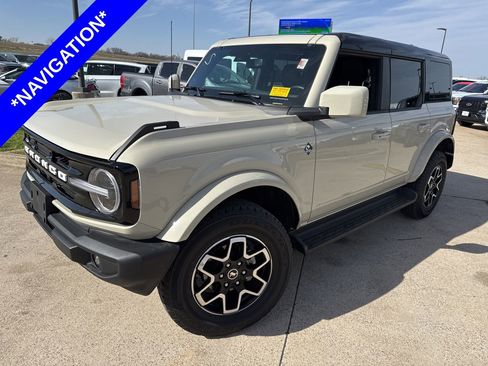 Used 2025 Ford Bronco Outer Banks image 1