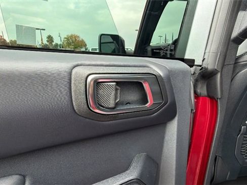 New 2025 Ford Bronco Badlands image 15