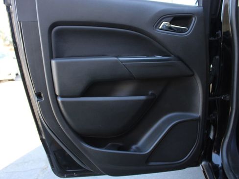 Used 2015 Chevrolet Colorado LT w/ LT Convenience Package RWD image 8