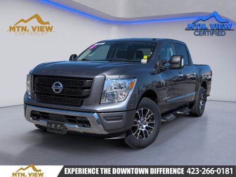 Used 2021 Nissan Titan SV w/ SV Convenience Package image 1