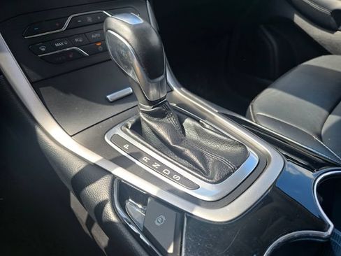 Used 2018 Ford Edge SEL w/ Equipment Group 201A FWD image 17