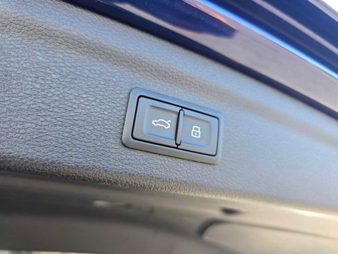 Used 2024 Audi Q3 2.0T Premium image 18