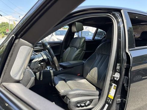 Used 2018 BMW M550i xDrive AWD/4WD image 17