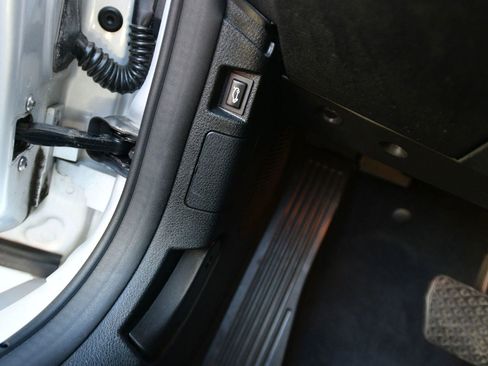 Used 2011 BMW Z4 sDrive30i w/ Premium Pkg image 21