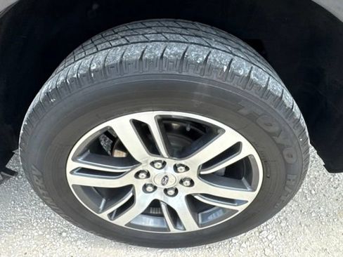 Used 2024 Ford Expedition Limited RWD image 32