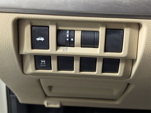 Used 2018 Subaru Legacy 2.5i Premium w/ Moonroof Package image 13