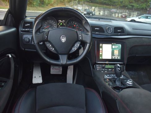 Used 2018 Maserati GranTurismo Sport image 22