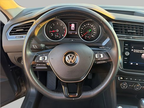 Used 2019 Volkswagen Tiguan SE image 13