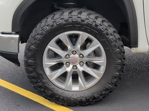 Used 2022 GMC Sierra 1500 SLT w/ SLT Premium Package AWD/4WD image 12