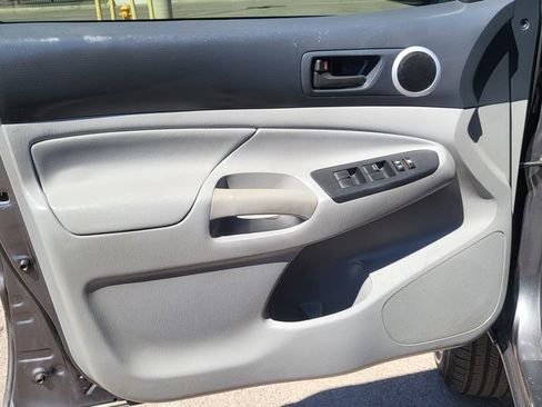 Used 2013 Toyota Tacoma PreRunner w/ SR5 Pkg image 22