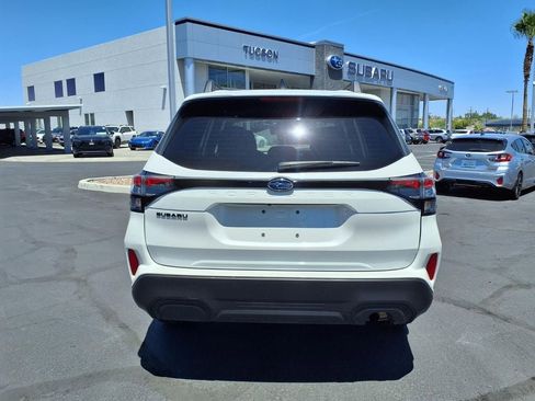 Certified 2025 Subaru Forester Premium AWD/4WD image 11